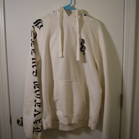 Taylor Swift Reputation Tour Sweatshirt - Picture 1 of 12